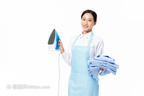 家政服务女性熨烫衣服
